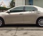 Toyota Camry  2.0E 2016 - Bán Toyota Camry 2.0E sản xuất 2016, màu vàng giá cạnh tranh