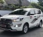 Toyota Innova  2.0E   2017 - Bán Toyota Innova 2.0E đời 2017, màu trắng số sàn