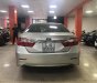 Toyota Camry 2.0E 2013 - Bán ô tô Toyota Camry 2.0E 2013, màu bạc