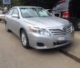 Toyota Camry 2.5LE 2010 - Bán Toyota Camry 2.5LE sản xuất 2010, màu bạc, xe nhập, giá 300tr