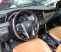 Toyota Innova E 2.0MT 2017 - Bán ô tô Toyota Innova E 2.0MT đời 2017, màu xám, giá tốt