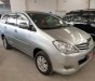 Toyota Innova 2.0G MT 2011 - Bán ô tô Toyota Innova 2.0G MT đời 2011, màu bạc, xe gia đình, giá thương lượng