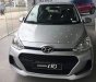 Hyundai Grand i10   AT  2018 - Bán Hyundai Grand i10 AT 2018, màu bạc, sẵn xe giao ngay