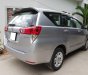 Toyota Innova E 2017 - Bán gấp xe Toyota Innova E số sàn 2017, đăng kí 2018 màu xám bạc