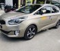 Kia Rondo  AT 2016 - Cần bán Kia Rondo năm sản xuất 2016, màu vàng, giá tốt
