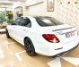 Mercedes-Benz E class E300 AMG 2017 - Bán Mercedes Benz E300 AMG Model 2018 trắng