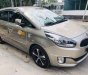 Kia Rondo  AT 2016 - Cần bán Kia Rondo năm sản xuất 2016, màu vàng, giá tốt