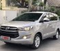 Toyota Innova  2.0E   2017 - Cần bán lại xe Toyota Innova 2.0E đời 2017, màu bạc, số sàn