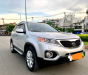 Kia Sorento Limited 3.3 CVT FWD 2015 - Sorento Limited cuối 2015 máy dầu, số sàn, hai cầu màu bạc 8 chỗ, hàng full đủ đồ chơi ngầm