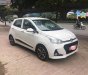 Hyundai Grand i10 1.2AT 2017 - Cần bán gấp Hyundai Grand i10 1.2AT đời 2017, màu trắng, biển quá đẹp (thần tài lớn)