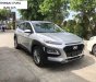 Hyundai Hyundai khác 2.0AT 2019 - Bán Hyundai Kona TC màu bạc xe giao ngay, giá Km kèm quà tặng có giá trị, hỗ trợ vay trả góp lãi suất ưu đãi.