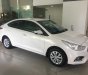 Hyundai Accent 1.4 MT Base 2019 - Bán Hyundai Accent MT màu trắng xe có sẵn giao ngay, giá KM kèm quà tặng hấp dẫn, hỗ trợ vay trả góp ls ưu đãi