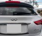 Infiniti QX70   2016 - Cần tiền bán gấp xe Infiniti QX70 2016, xe màu bạc