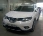 Nissan X trail SV 2016 - Nissan Biên Hoà thanh lý xe Xtrail 2 cầu 2.5 SV, giá ra đi 950tr (màu trắng)