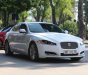 Jaguar XF 2.0 2014 - Bán Jaguar XF 2.0 model 2014 đăng ký 2016, màu trắng nội thất da bò