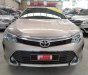 Toyota Camry E 2016 - Bán Toyota Camry 2.0E 2016, vàng cát, mới đi 24.000km, xe cực đẹp, biển số Sài Gòn 72x. 79