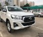 Toyota Hilux 2.4E 4x2 AT 2019 - Cần bán xe Toyota Hilux 2.4E 4x2 AT đời 2019, màu trắng, nhập khẩu 