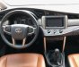 Toyota Innova E 2017 - Bán xe Toyota Innova E đời 2017, màu xám