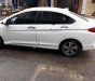 Honda City 1.5AT 2015 - Gia đình tôi cần bán xe Honda City sản xuất 2015, xe tiêu thụ xăng rất ít, nội thất rộng rãi, kiểu dáng thể thao