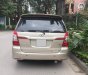 Toyota Innova 2.0E 2015 - Chính chủ tôi cần bán chiếc Toyota Innova 2.0E số sàn màu vàng cát, chính chủ tên tôi LH 0986860295