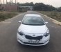 Kia K3 2016 - Cần bán lại xe Kia K3 sản xuất 2016, màu trắng số sàn, giá 485tr