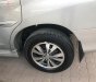 Toyota Innova 2.0E 2015 - Bán Toyota Innova 2.0E đời 2015, màu bạc