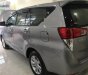 Toyota Innova 2.0E 2017 - Bán xe Toyota Innova 2.0E đời 2017, màu bạc số sàn