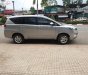 Toyota Innova 2.0E 2018 - Bán Toyota Innova E số sàn 2018, màu bạc, bánh sơ cua chưa chạm đất