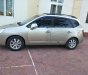 Kia Carens LX 1.6 MT 2010 - Gia đình bán gấp Kia Carens LX 1.6 MT năm 2010, màu vàng