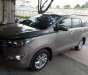 Toyota Innova 2.0E 2017 - Bán xe Toyota Innova 2.0E 2017, màu xám mới chạy 20.000km