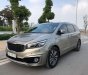 Kia Sedona 2017 - Bán xe Kia Sedona sản xuất năm 2017, màu bạc, nhập khẩu