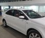 Volkswagen Polo 2015 - Cần bán Volkswagen Polo năm 2015, màu trắng, xe đi ít giữ gìn