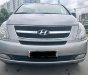 Hyundai Starex 2.5 MT 2010 - Bán Starex đăng ký 2010, 9 chỗ, màu bạc, máy xăng 100km 10 lít, xe nhà xài kĩ không chạy