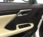 Lexus RX350 Luxury 2017 - Bán Lexus RX350 Luxury sản xuất 2017 đăng ký tên cty trắng nội thất kem, xe siêu đẹp, lăn bánh gần 2 vạn km