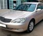 Toyota Camry 3.0 2002 - Cần bán Toyota Camry 3.0 sản xuất 2002, màu vàng giá cạnh tranh