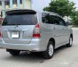 Toyota Innova V 2012 - Bán ô tô Toyota Innova V sản xuất năm 2012, màu bạc số tự động
