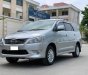 Toyota Innova V 2012 - Bán ô tô Toyota Innova V sản xuất năm 2012, màu bạc số tự động