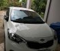Kia K3 MT 2015 - Cần bán lại xe Kia K3 MT đời 2015, màu trắng xe gia đình, giá 420tr