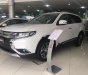 Mitsubishi Outlander 2.0 CVT Premium 2019 - Cần bán xe Mitsubishi Outlander 2.0 CVT Premium sản xuất 2019, màu trắng