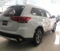 Mitsubishi Outlander 2.0 CVT Premium 2019 - Cần bán xe Mitsubishi Outlander 2.0 CVT Premium sản xuất 2019, màu trắng