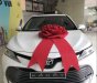 Toyota Camry    2019 - Bán Toyota Camry năm sản xuất 2019, màu trắng, nhập khẩu Thái