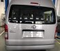 Toyota Hiace 2019 - Bán xe Toyota Hiace năm sản xuất 2019, màu bạc, nhập khẩu nguyên chiếc, giá chỉ 819 triệu