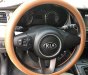 Kia Rondo 2017 - Cần bán xe Kia Rondo 2017 số sàn máy xăng, xe màu trắng