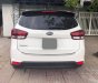 Kia Rondo 2017 - Cần bán xe Kia Rondo 2017 số sàn máy xăng, xe màu trắng