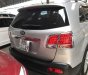 Kia Sorento 2.4MT 2012 - Bán Kia Sorento 2.4MT màu bạc, số sàn, 7 chỗ, máy xăng, sản xuất 2012, full options