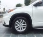 Toyota Highlander LE 2.7 AT FWD 2015 - Toyota Highlander LE 2.7 AT FWD năm sản xuất 2015, màu trắng, nhập khẩu nguyên chiếc