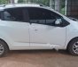 Chevrolet Spark LT 1.2 MT 2017 - Cần bán gấp Chevrolet Spark LT 1.2 MT năm sản xuất 2017, màu trắng xe gia đình