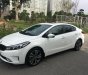 Kia Cerato 2018 - Bán Kia Cerato 8/2018 tự động màu trắng, xe rất tuyệt