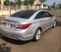 Hyundai Sonata   2010 - Bán Hyundai Sonata đời 2010, màu bạc, số tự động 