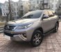 Toyota Fortuner 2018 - Bán Toyota Fortuner 2018 tự động xăng màu bạc xe như mới